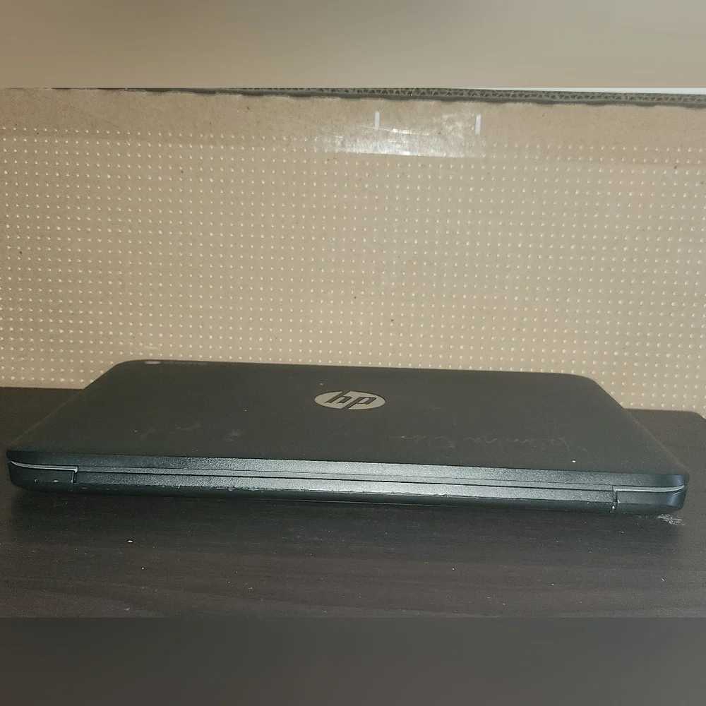 HP Chromebook 11 G4 (Celeron N2840 2.16GHz, 16GB SSD, 4GB RAM, Chrome OS)